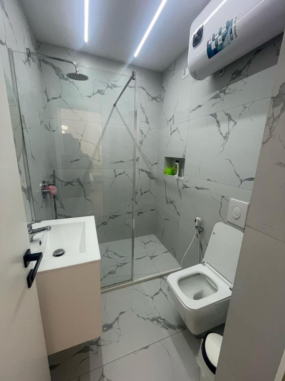 H&G Seaview Apartments Durrës Buitenkant foto